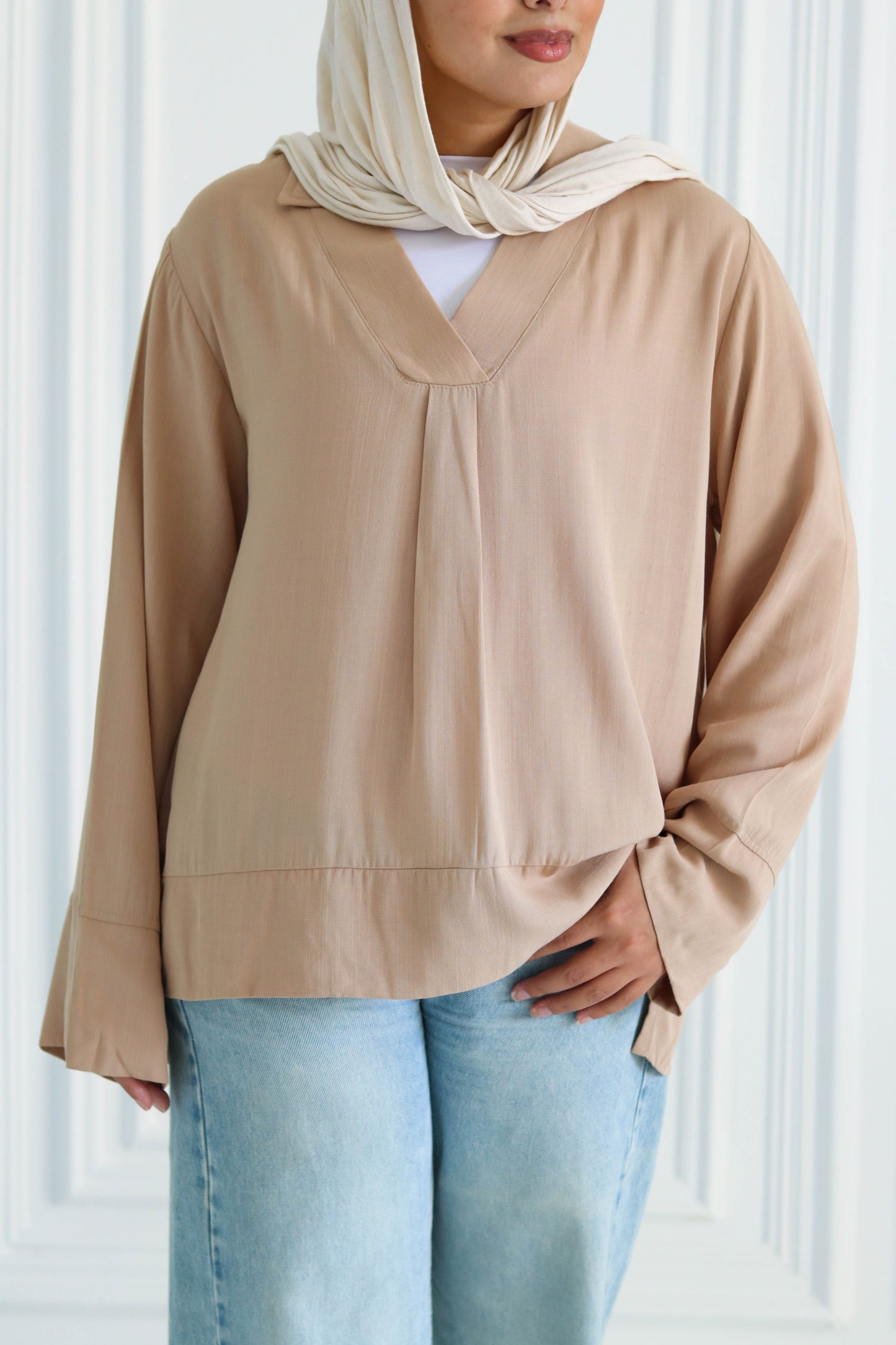Basic linen shirt in beige