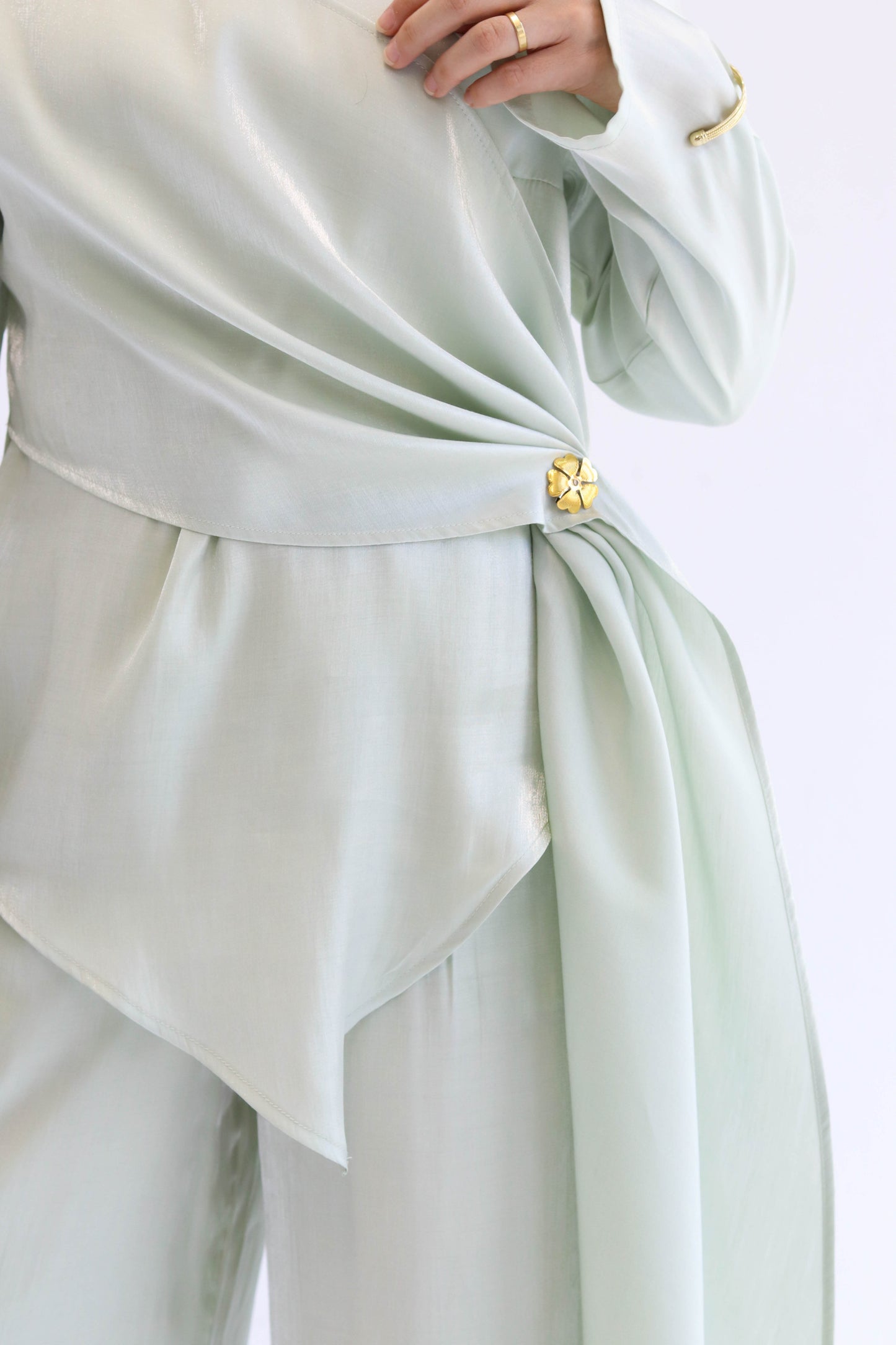 Luna luxe blouse