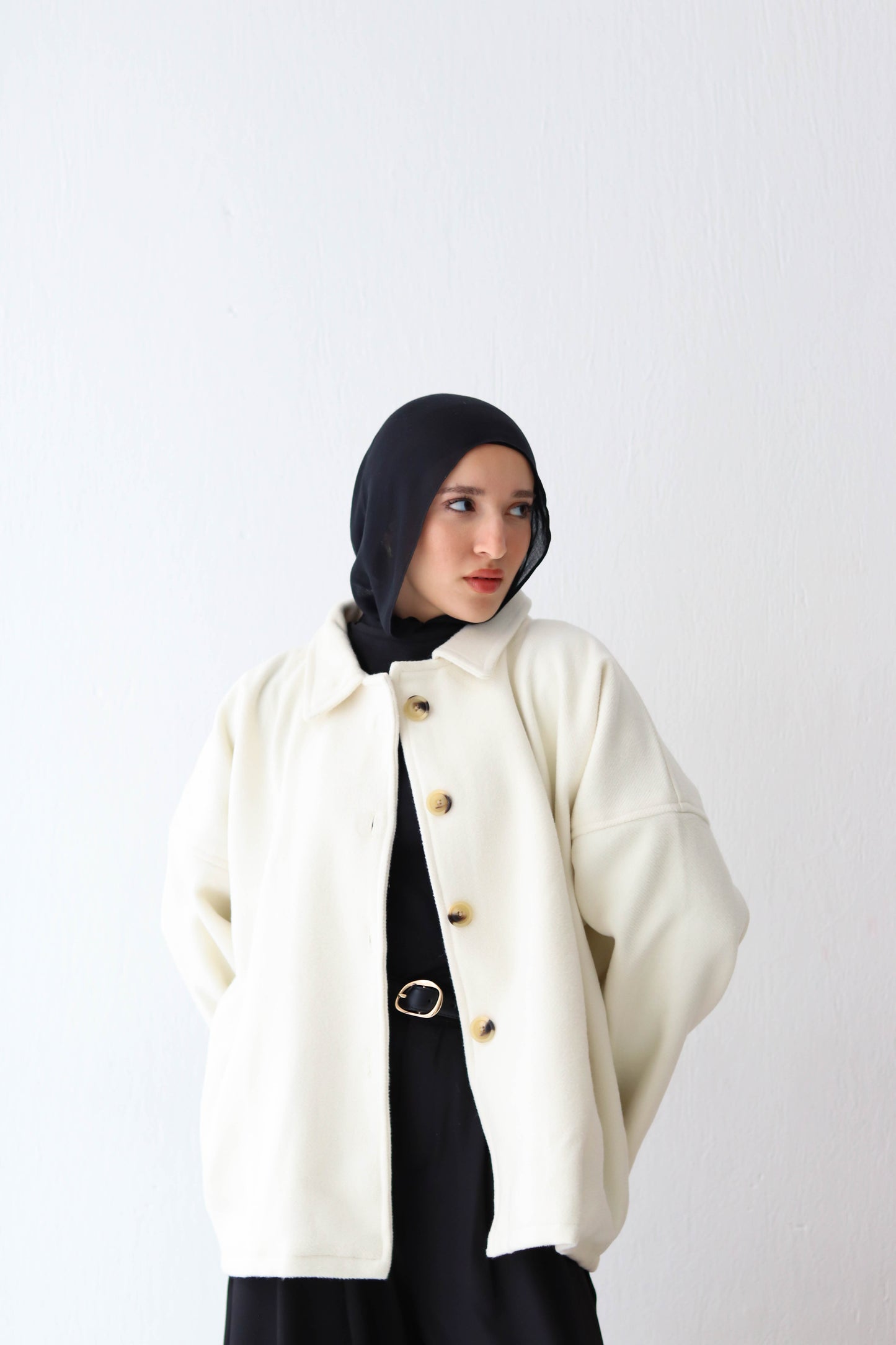 Cozy Buttoned Jacket - in cream