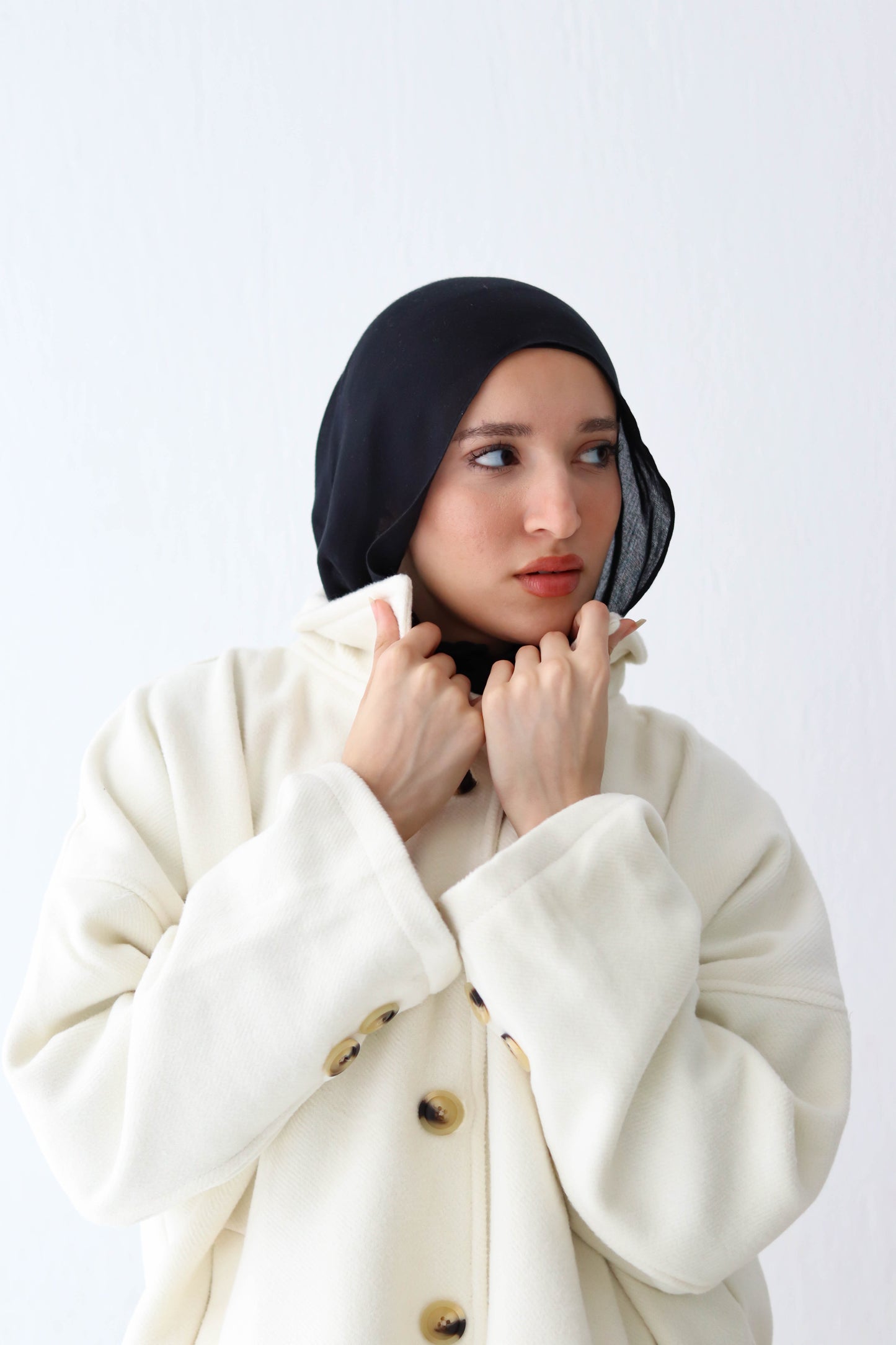 Cozy Buttoned Jacket - in cream