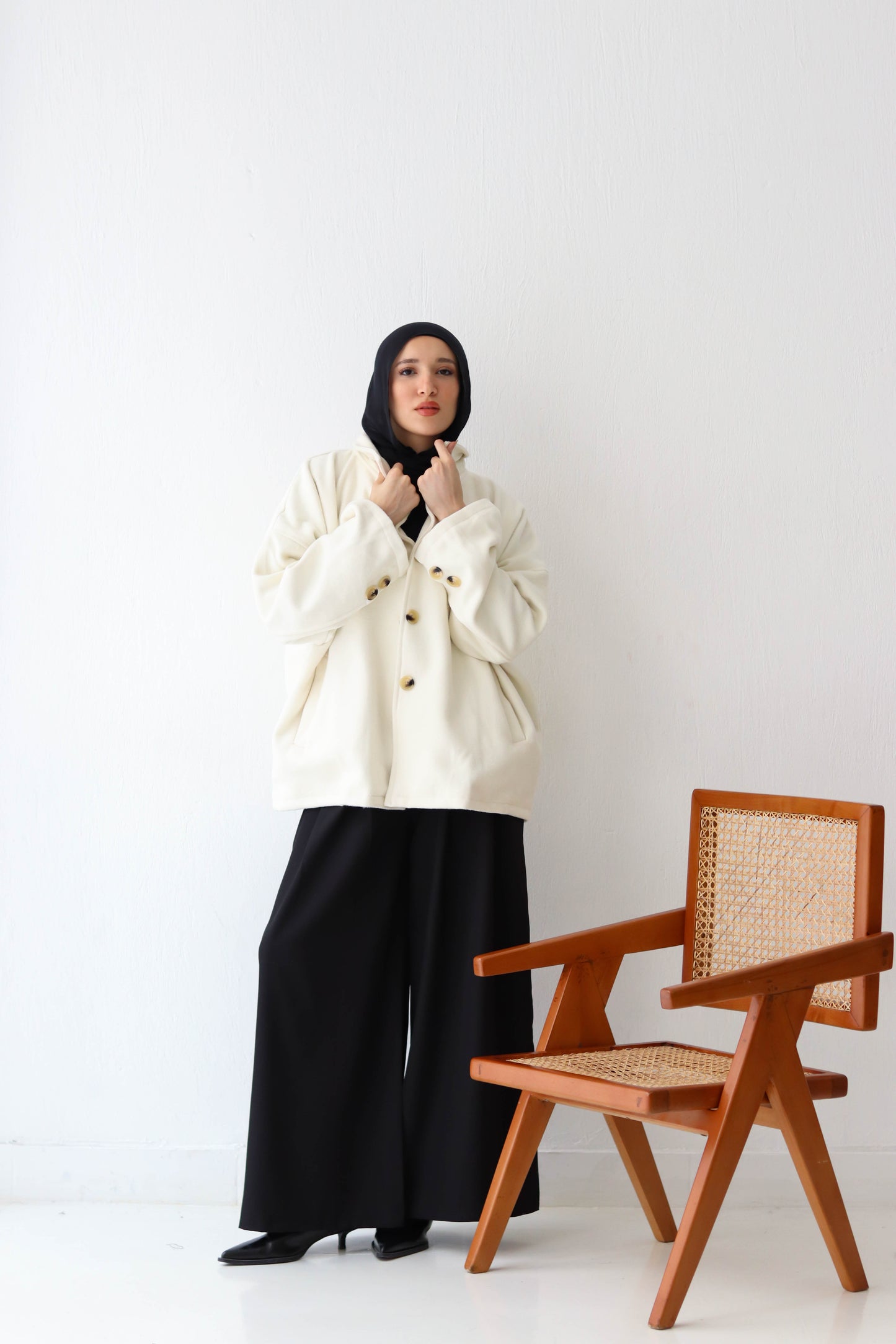 Cozy Buttoned Jacket - in cream